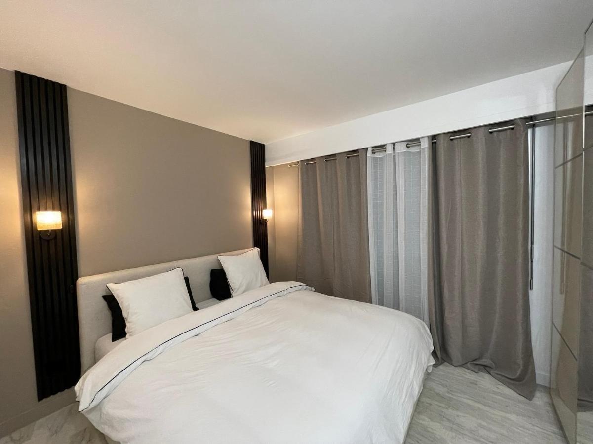 Appartement Bord De Mer Avec Piscine Saint-Laurent-du-Var Exterior photo